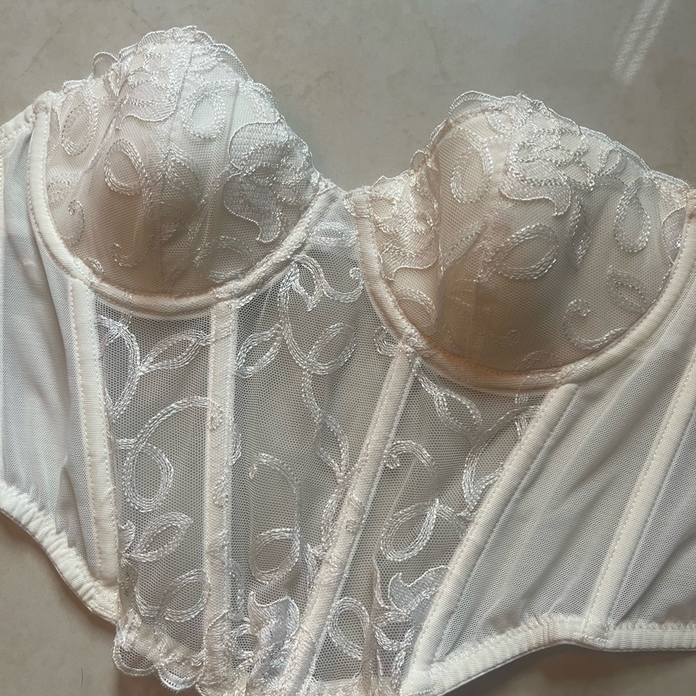 Fleur De Mal Elegant White Lace Bustier